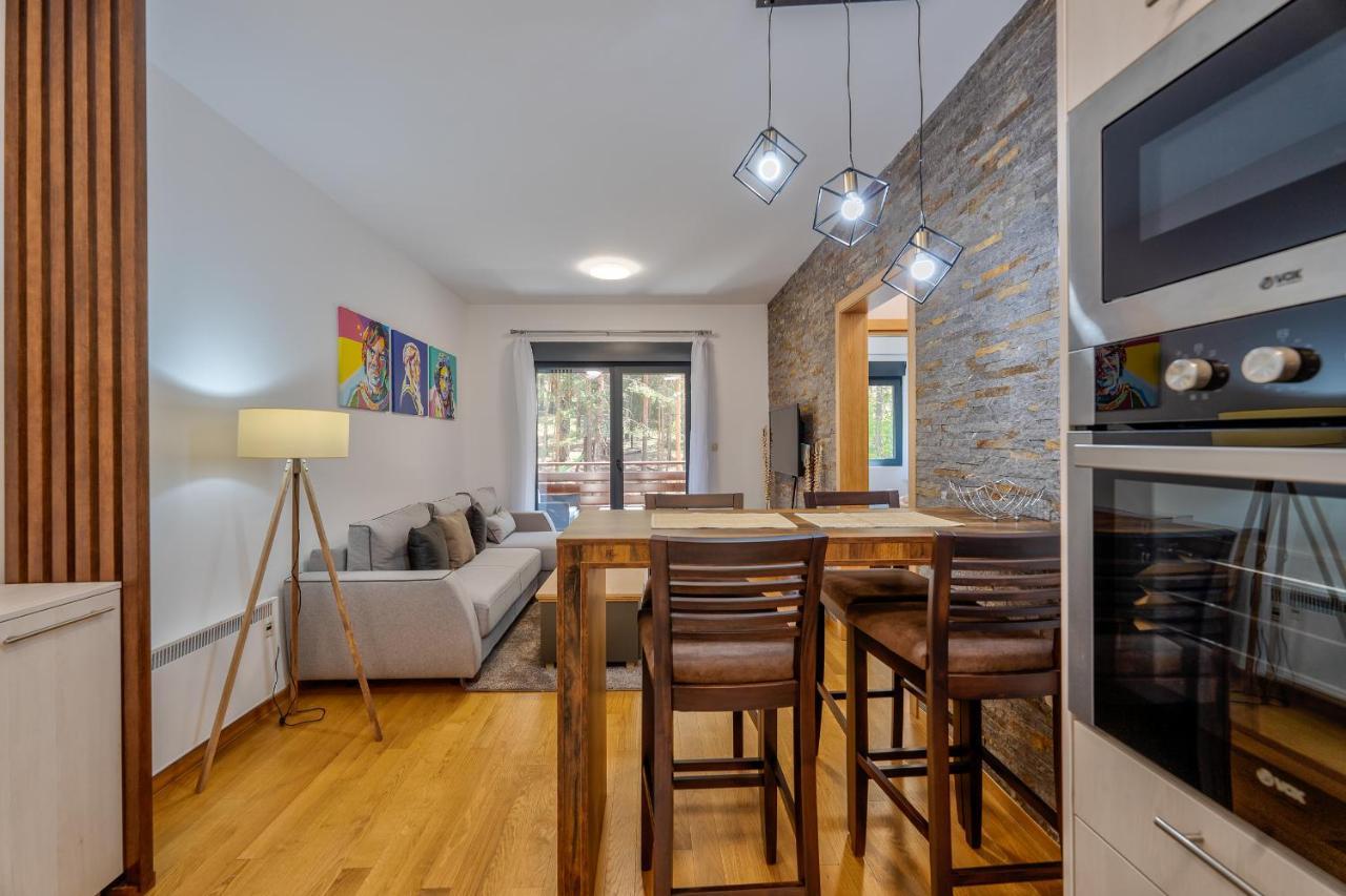 זלאטיבור Vila Pekovic Green, Pine Trees View 2 Bedrooms Apartment מראה חיצוני תמונה